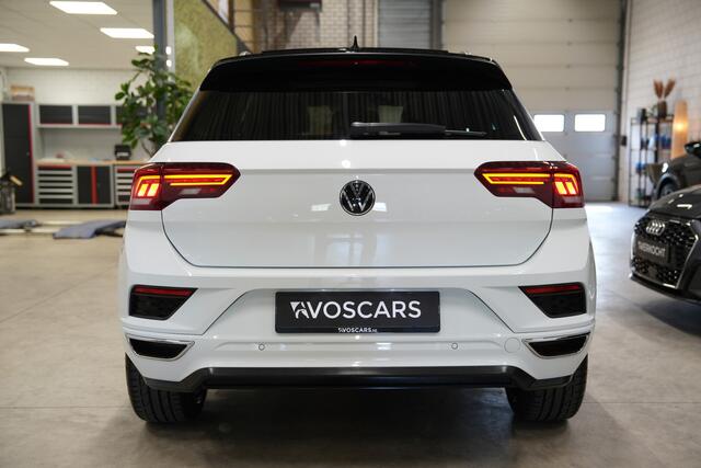 Volkswagen T-Roc 1.5 TSI 3x R-Line * Pano - Virtual - Beats - Keyless - Camera - ACC - Blind Spot - 19" - App - LED *