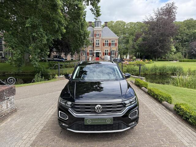 Volkswagen T-Roc 1.5 TSI Sport | Camera | Automaat | DigiDash | Adaptive | CarPlay |