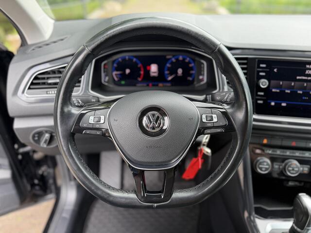 Volkswagen T-Roc 1.5 TSI Sport | Camera | Automaat | DigiDash | Adaptive | CarPlay |