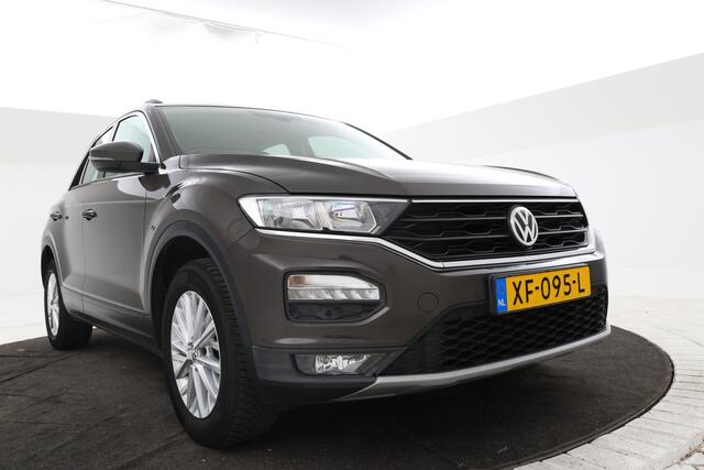Volkswagen T-Roc 1.5 TSI Style Automaat, Apple carplay, Trekhaak