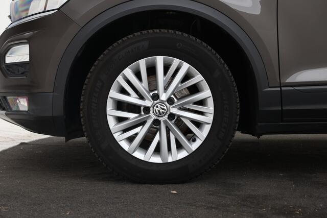 Volkswagen T-Roc 1.5 TSI Style Automaat, Apple carplay, Trekhaak