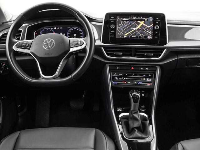 Volkswagen T-Roc 1.5 TSI 150pk DSG Style · Panoramadak · Camera · P-Sensoren · Apple/Android Car Play · Navigatie · 18'' Inch · Garantie t/m 02-11-2027 of 40.000km