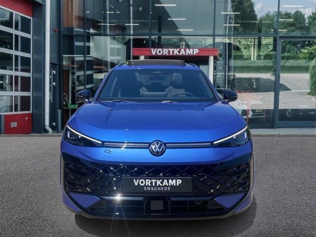 Volkswagen T-Roc 1.5 eTSI R-LINE PANO-DAK/TREKHAAK/CAMERA/20''INCH/IQ-LIGHTS