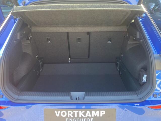 Volkswagen T-Roc 1.5 eTSI R-LINE PANO-DAK/TREKHAAK/CAMERA/20''INCH/IQ-LIGHTS