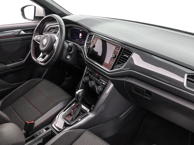 Volkswagen T-Roc 1.5 TSI 150pk DSG Sport · Panoramadak · Camera · Afn. Trekhaak · Dodehoeksensor · ACC · 18"Velgen · Sfeerverlichting · Sportstoelen ·