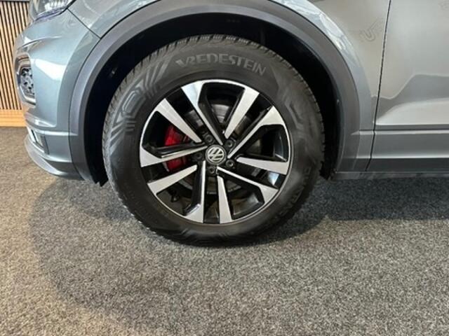 Volkswagen T-Roc 1.5 TSI SPORT R-LINE PANODAK CARPLAY CLIMA NAVI CAMERA