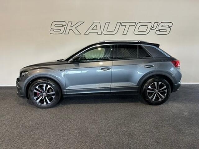 Volkswagen T-Roc 1.5 TSI SPORT R-LINE PANODAK CARPLAY CLIMA NAVI CAMERA