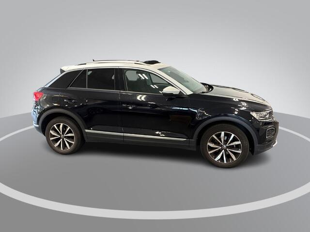 Volkswagen T-Roc 1.5 TSI 150pk DSG Style · Panoramadak · Camera · Elek. Achterklep · Dodehoeksensor · Stoelverwarming · Apple/Android Car Play ·