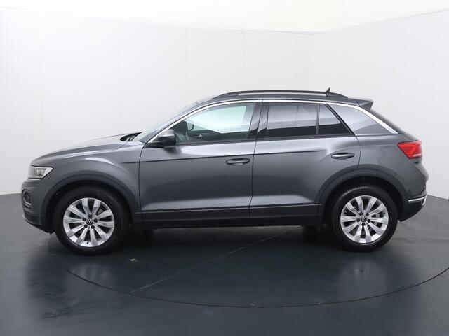 Volkswagen T-Roc 1.0 TSI Style Business | 110 PK | Adaptive Cruise Control | Climate Control | Navigatiesysteem | Parkeersensoren |