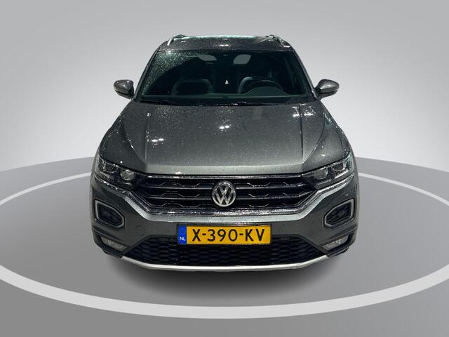Volkswagen T-Roc 1.5 TSI 150pk DSG Sport · Camera · Apple/Android Car Play · Stoelverwarming · Info Active Display ·