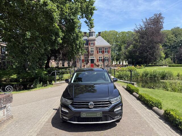 Volkswagen T-Roc 1.5 TSI Style | Camera | Adaptive | Clima | Trekhaak | Dealer Onderhouden |