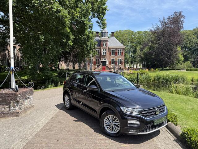 Volkswagen T-Roc 1.5 TSI Style | Camera | Adaptive | Clima | Trekhaak | Dealer Onderhouden |