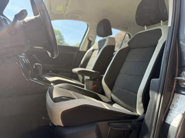 Volkswagen T-Roc 1.5 TSI Sport | Camera | KeyLes | Adaptive | DigiDash | Dealer Onderhouden |