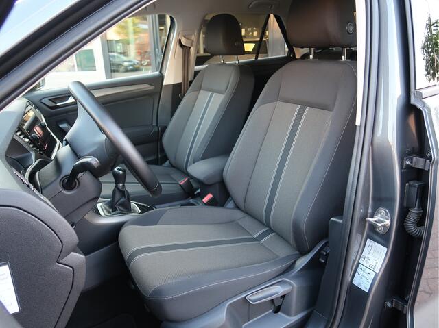 Volkswagen T-Roc 1.0 TSI Style Executive | Camera | Trekhaak | Climate Control |