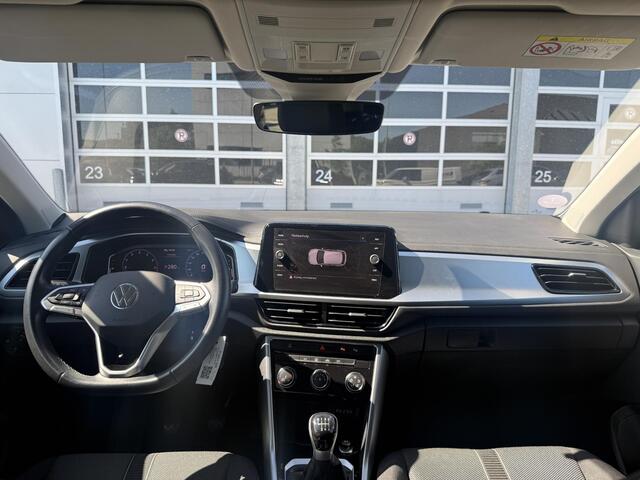 Volkswagen T-Roc 1.0 TSI Life 75 Edition | Achteruitrijcamera | Carplay | Afneembare Trekhaak |