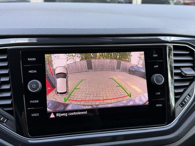 Volkswagen T-Roc 1.5 TSI 150PK AUT. *!* SPORT *!* PANODAK/ RADAR/ 18 INCH/ CAMERA/ CARPLAY *!*