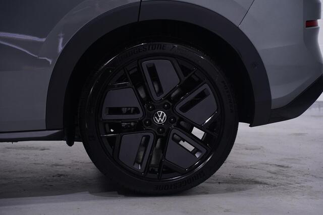 Volkswagen T-Roc 1.5 eTsi R-Line First Edition IQ.light Apple Carplay Black style Stoel-/stuur verwarming 19 Inch Camera R-Line interieur