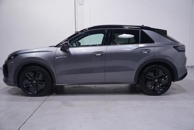 Volkswagen T-Roc R-Line First Edition IQ.light Apple Carplay Black style Stoel-/stuur verwarming 19 Inch Camera R-Line interieur