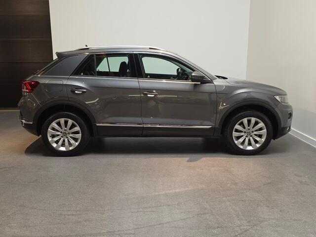 Volkswagen T-Roc 1.5 TSI Sport - Apple Carplay/Android Auto - Adaptive Cruise - Navi - LED - Trekhaak (afneembaar)