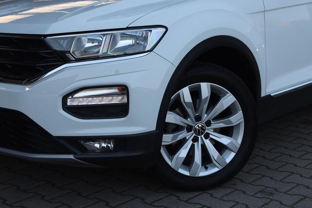 Volkswagen T-Roc 1.5 TSI Sport | Carplay | Winter Pakket | DAB |