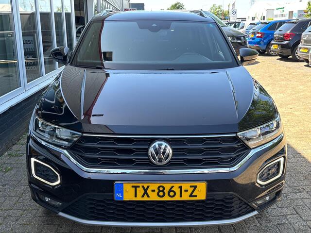 Volkswagen T-Roc 1.0 TSI Sport | Apple Carplay | Leer | Stoelverwarming | Achterruitrijcamera | Adaptieve Cruise