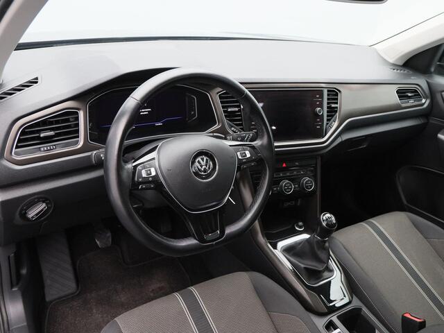 Volkswagen T-Roc 1.0 TSi 115 Pk Style | Stoel/Stuurverwarming | Adaptive Cruise | Panorama dak | Trekhaak | Camera | Climatronic | CarPlay | 17 Inch | 73.436 Km !!