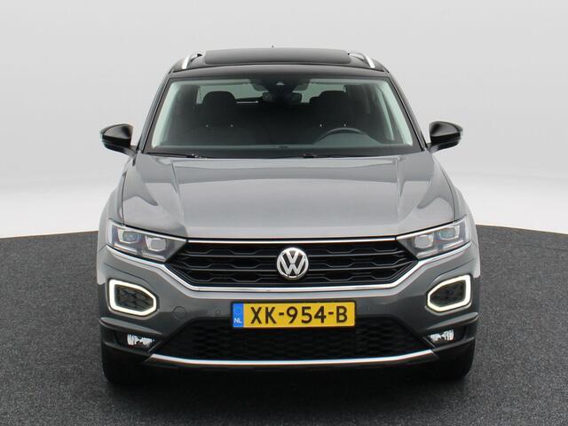 Volkswagen T-Roc 1.0 TSi 115 Pk Style | Stoel/Stuurverwarming | Adaptive Cruise | Panorama dak | Trekhaak | Camera | Climatronic | CarPlay | 17 Inch | 73.436 Km !!
