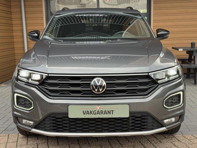 Volkswagen T-Roc 1.5 TSI Sport,19 inch,Navi,Trekh,Carpl,Led,Digital
