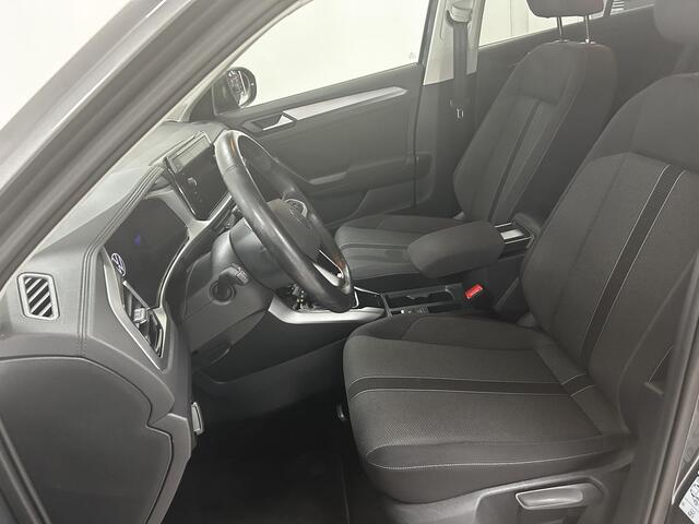 Volkswagen T-Roc 1.0 TSI Life | NAVIGATIE | PARKEERSENSOREN VOOR-EN ACHTER | CLIMATE CONTROL
