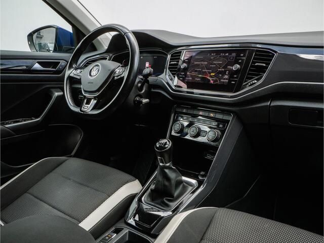 Volkswagen T-Roc 1.5 TSI 150pk Executive Trekhaak/ Virtual dash/ Sportstoelen/ Stoelverwarming/ Adapt. cruise