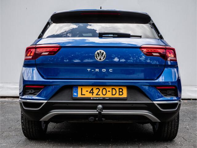Volkswagen T-Roc 1.5 TSI 150pk Executive Trekhaak/ Virtual dash/ Sportstoelen/ Stoelverwarming/ Adapt. cruise