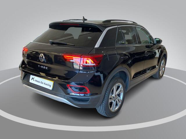 Volkswagen T-Roc 1.0TSI/110PK Life 75 Edition · Apple/Android Car Play · Camera + Parkeersensoren · LED