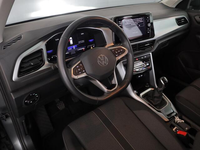 Volkswagen T-Roc 1.0 TSI Life Edition 115 pk | Verlengde garantie | Navigatie via App | Parkeersensoren (Park assist) | Achteruitrijcamera | Autom. airco |