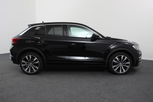 Volkswagen T-Roc 1.5 TSI 150pk DSG R-Line United Navigatie Climate Control Digitale Cockpit Full Led DAB Trekhaak Lichtmetalen Velgen 19"
