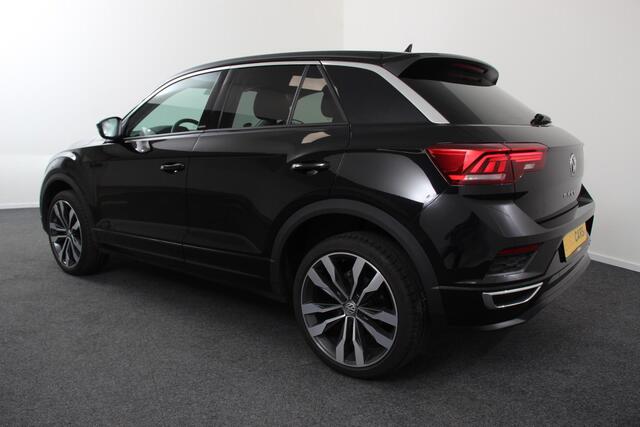 Volkswagen T-Roc 1.5 TSI 150pk DSG R-Line United Navigatie Climate Control Digitale Cockpit Full Led DAB Trekhaak Lichtmetalen Velgen 19"
