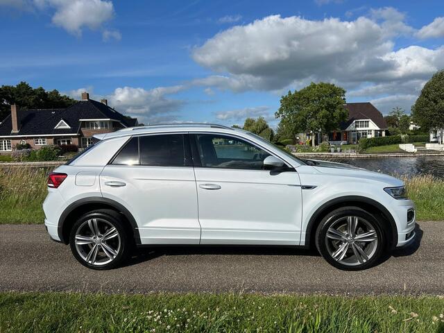 Volkswagen T-Roc 1.5 TSI Sport | R-Line | LED | Adaptieve Cruise | Lane Assist
