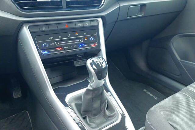 Volkswagen T-Roc 1.5 TSI Life | Climate control | Digitaal dashboard | Cruise control