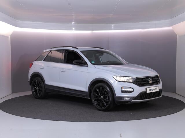 Volkswagen T-Roc 1.5 TSI Sport 150 pk Automaat (DSG) | Navigatie via App | Parkeersensoren | Autom. airco | Stoelverwarming | Black Style pakket |