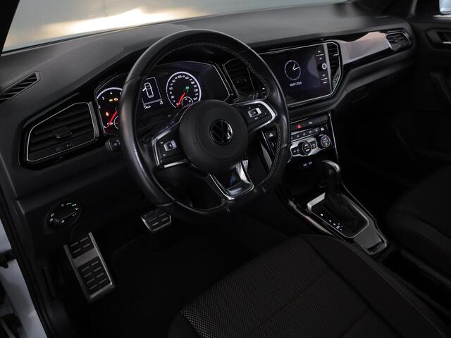 Volkswagen T-Roc 1.5 TSI Sport 150 pk Automaat (DSG) | Navigatie via App | Parkeersensoren | Autom. airco | Stoelverwarming | Black Style pakket |