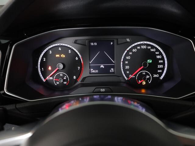Volkswagen T-Roc 1.5 TSI Sport 150 pk Automaat (DSG) | Navigatie via App | Parkeersensoren | Autom. airco | Stoelverwarming | Black Style pakket |