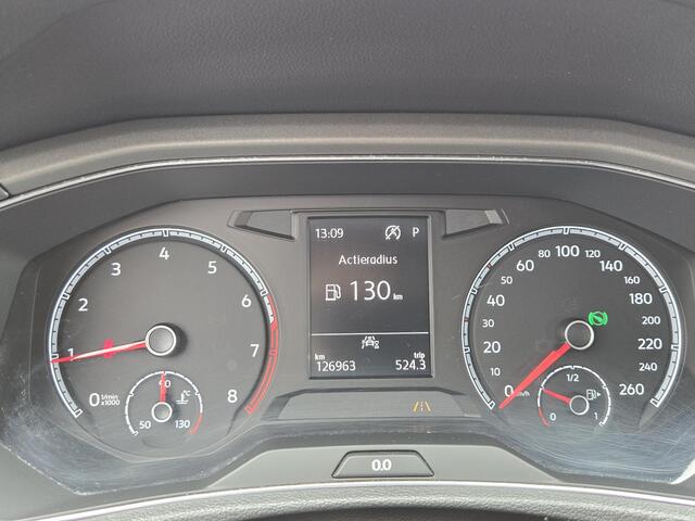 Volkswagen T-Roc 1.5 TSI Style Business | Automaat| Trekhaak| Keyless entry| Full LED|