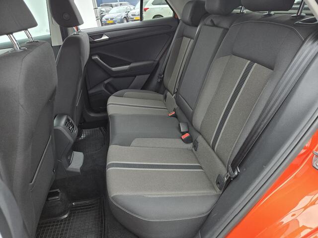 Volkswagen T-Roc 1.5 TSI Style Business | Automaat| Trekhaak| Keyless entry| Full LED|