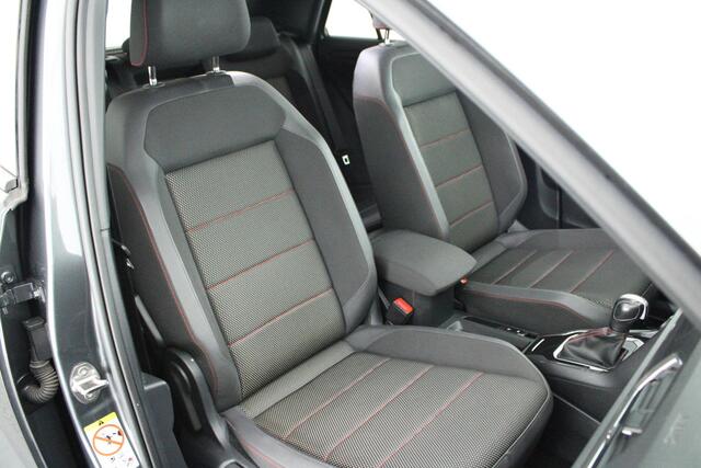 Volkswagen T-Roc 1.5 TSI 150pk DSG R-Line Sport Led Camera Virtual Cockpit Navigatie