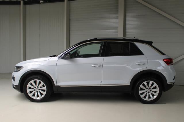 Volkswagen T-Roc 1.5 TSI Sport Navigatie | parkeercamera | Cruise Control | Climate Control | Eerste Eigenaar