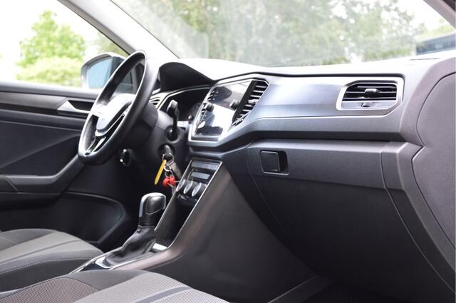 Volkswagen T-Roc 1.5 TSI Style Business ADAP. CRUISE | TREKHAAK | CLIMA | CARPLAY | PDC | STOELVERW. | NAVI | ENZ