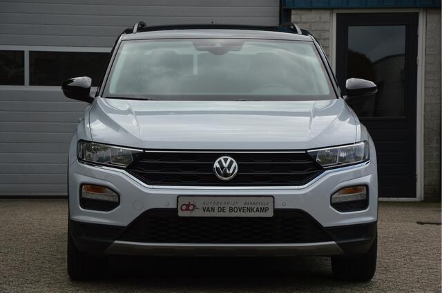 Volkswagen T-Roc 1.5 TSI Style Business ADAP. CRUISE | TREKHAAK | CLIMA | CARPLAY | PDC | STOELVERW. | NAVI | ENZ