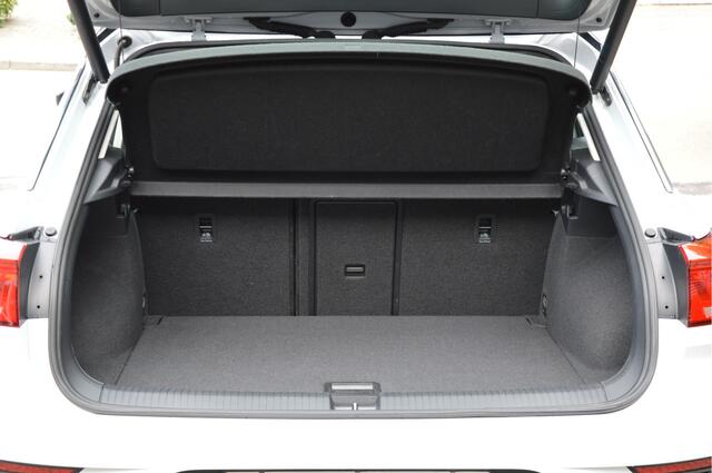 Volkswagen T-Roc 1.5 TSI Style Business ADAP. CRUISE | TREKHAAK | CLIMA | CARPLAY | PDC | STOELVERW. | NAVI | ENZ