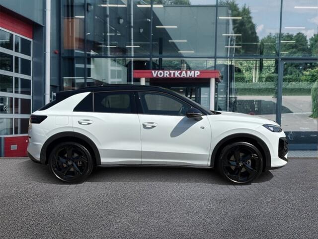 Volkswagen T-Roc 1.5 eTSI R-LINE BLACK STYLE TREKHAAK/PANO-DAK/CAMERA/ELEK-KLEP/ACC/STOELVERW