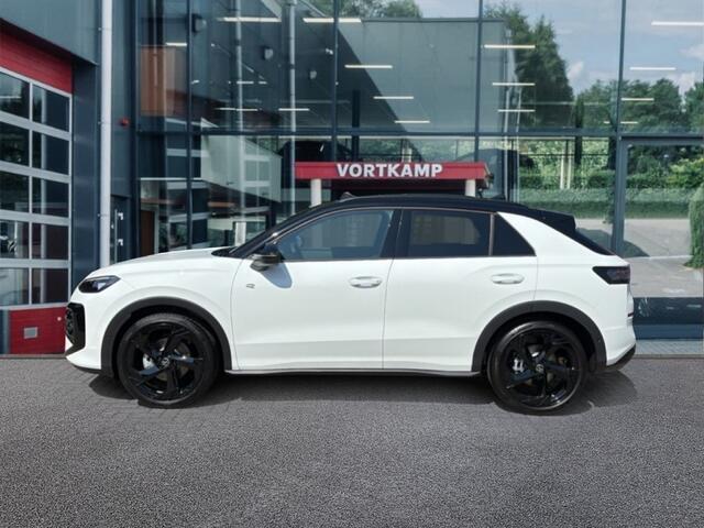 Volkswagen T-Roc 1.5 eTSI R-LINE BLACK STYLE TREKHAAK/PANO-DAK/CAMERA/ELEK-KLEP/ACC/STOELVERW