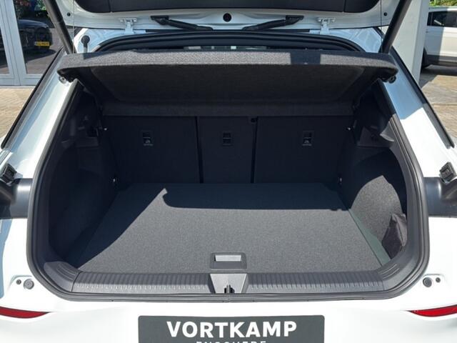 Volkswagen T-Roc 1.5 eTSI R-LINE BLACK STYLE TREKHAAK/PANO-DAK/CAMERA/ELEK-KLEP/ACC/STOELVERW